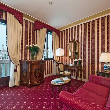 Sina Palazzo Sant'angelo Venedik