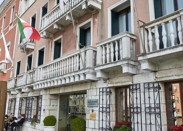 ホテル シーナ パラッツォ サンタンジェロ 4*